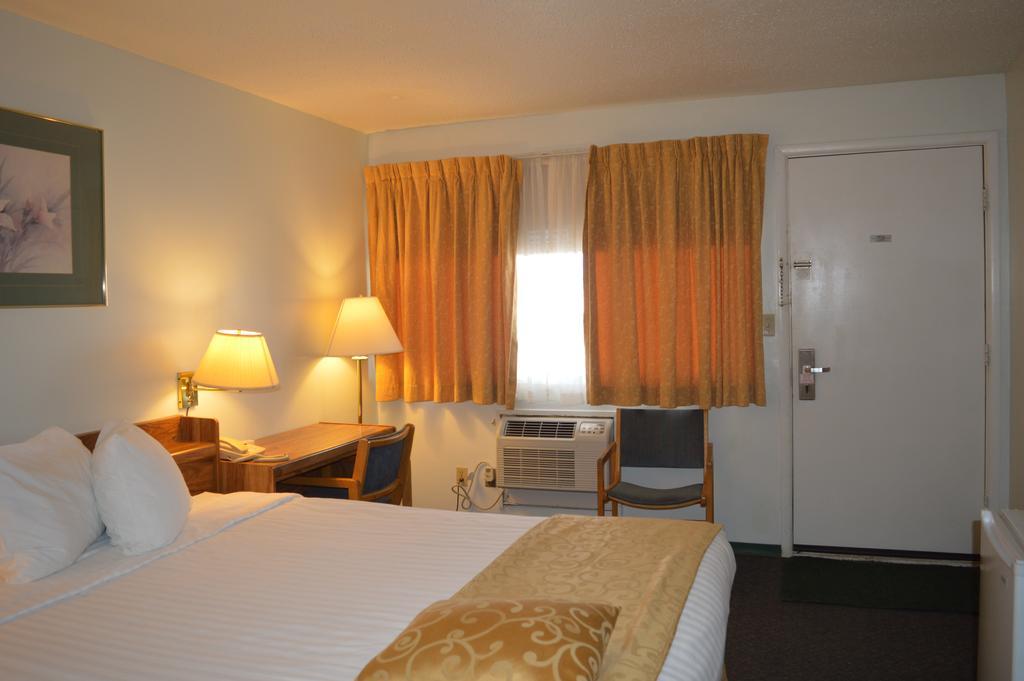 Circle 5 Motel Olds 部屋 写真