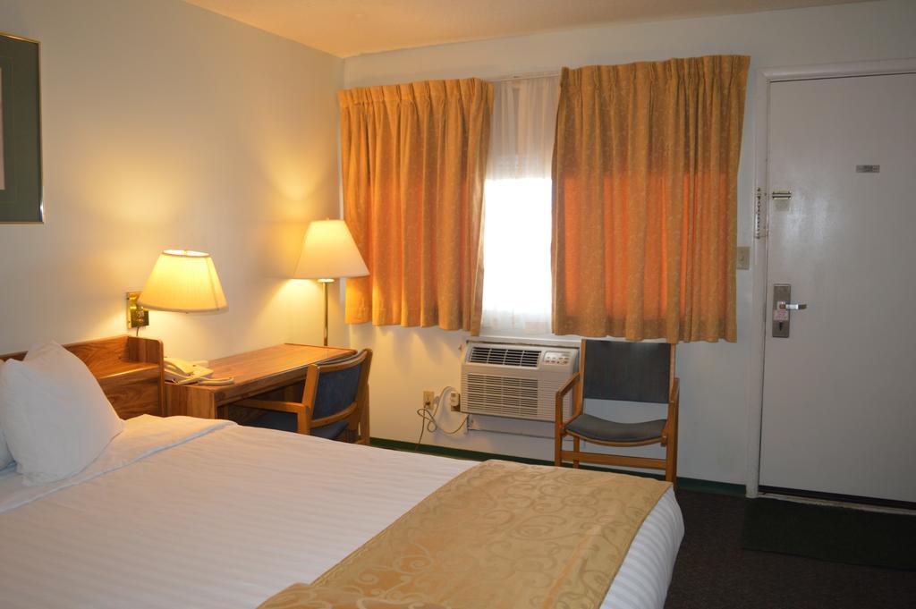 Circle 5 Motel Olds 部屋 写真