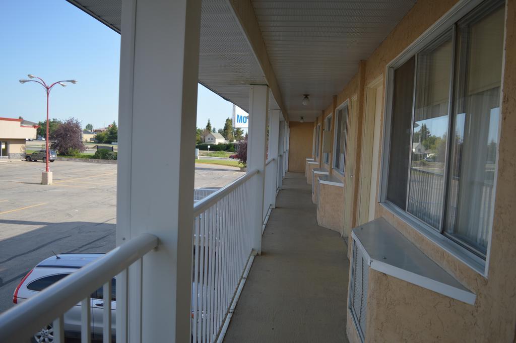 Circle 5 Motel Olds エクステリア 写真
