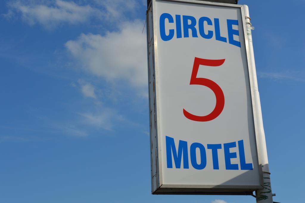 Circle 5 Motel Olds エクステリア 写真
