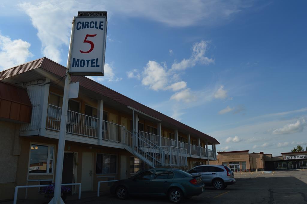Circle 5 Motel Olds エクステリア 写真