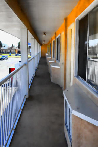 Circle 5 Motel Olds エクステリア 写真
