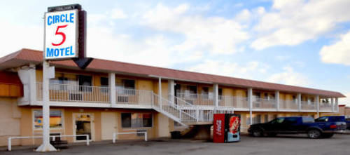 Circle 5 Motel Olds エクステリア 写真