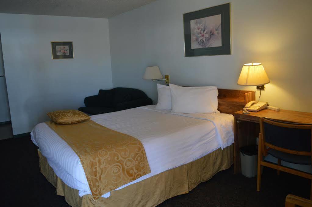 Circle 5 Motel Olds エクステリア 写真